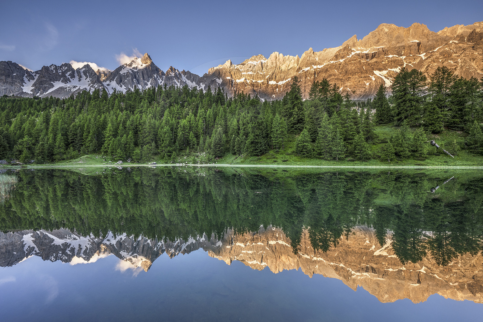 Le soleil se lève au lac Miroir© Duncan MacArthur