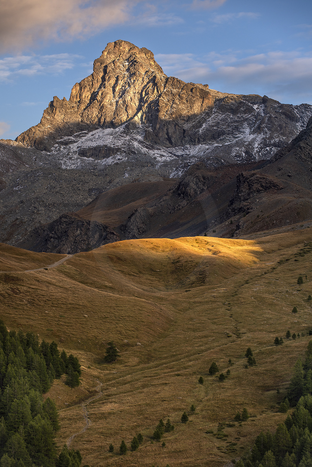 Éclaircies sur la Tête des Toillies et la vallée de la Blanche© Duncan MacArthur