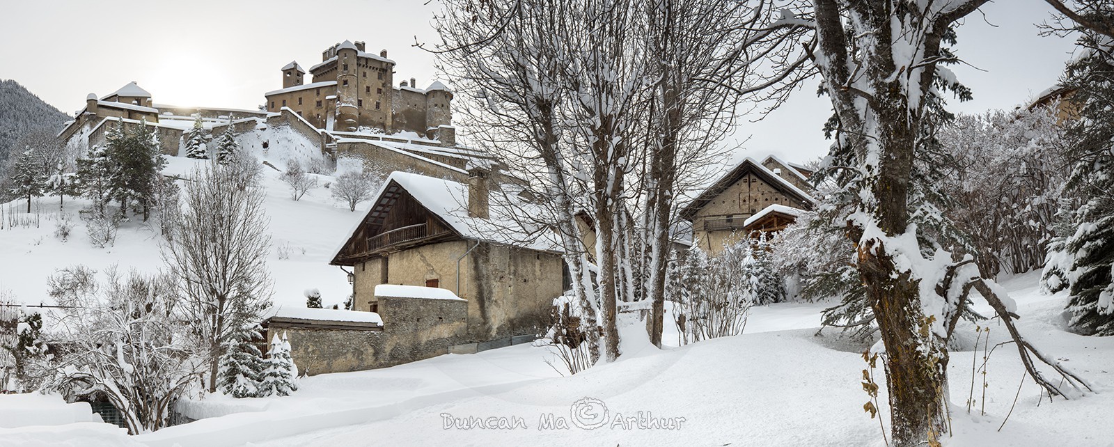 Neige fraiche sur Chateau Queyras© Duncan MacArthur