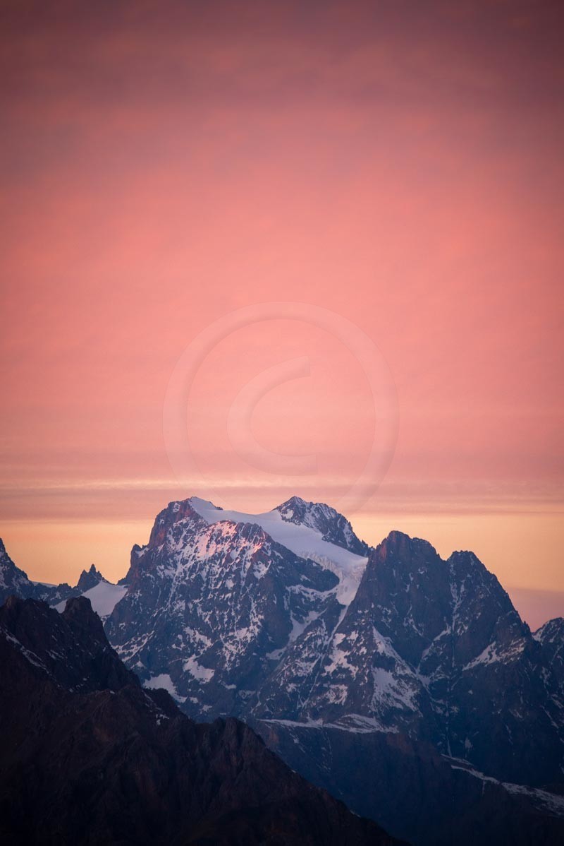 Le Pelvoux au coucher de soleil©Pierre Barrot