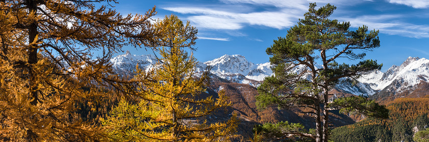 La Dent du Ratier et le Béal Traversier en couleurs d'automne© Duncan MacArthur