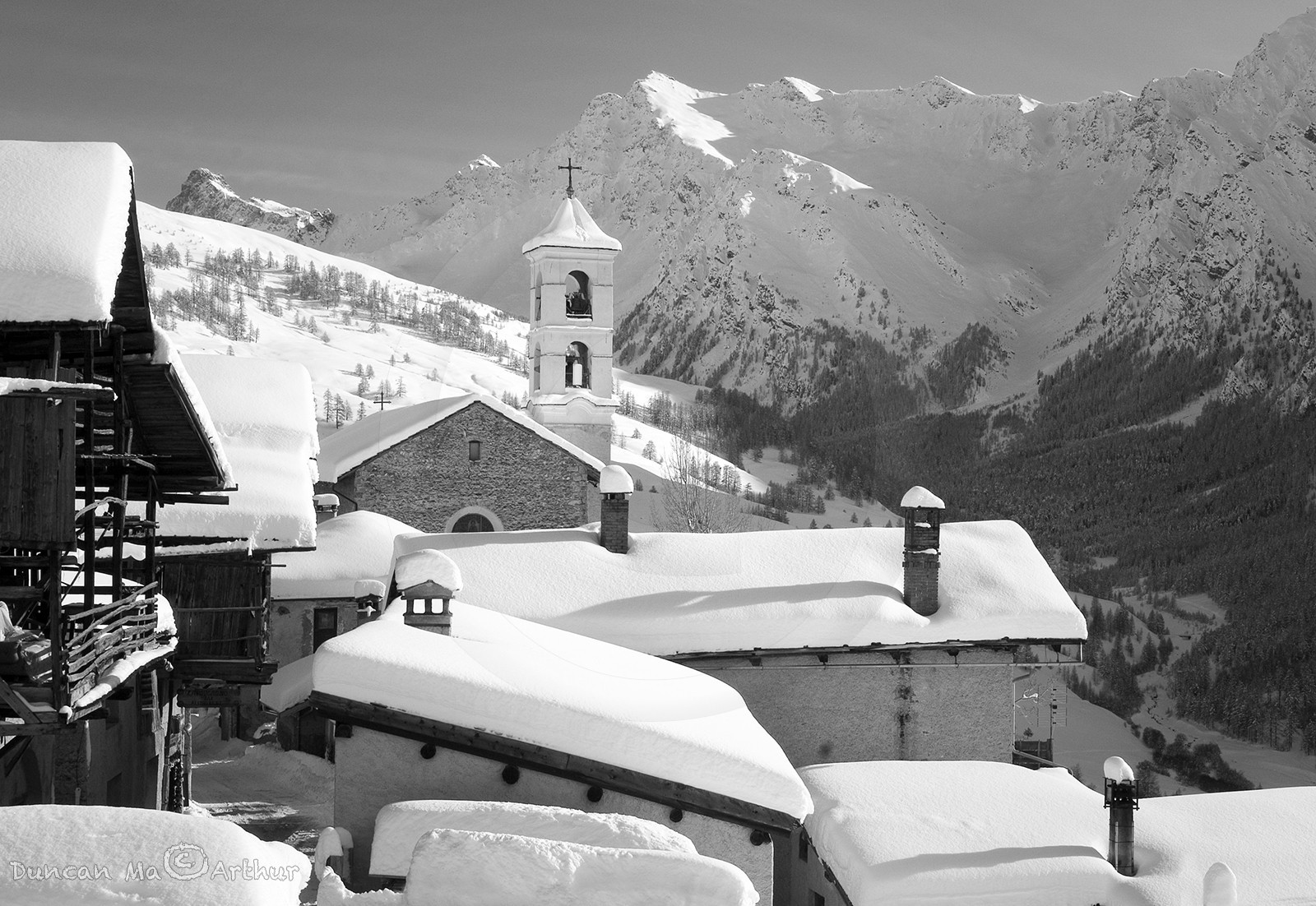 St Véran et son église© Duncan MacArthur