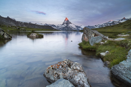 Le Cervin depuis le lac Stellisee, Suisse© Duncan MacArthur