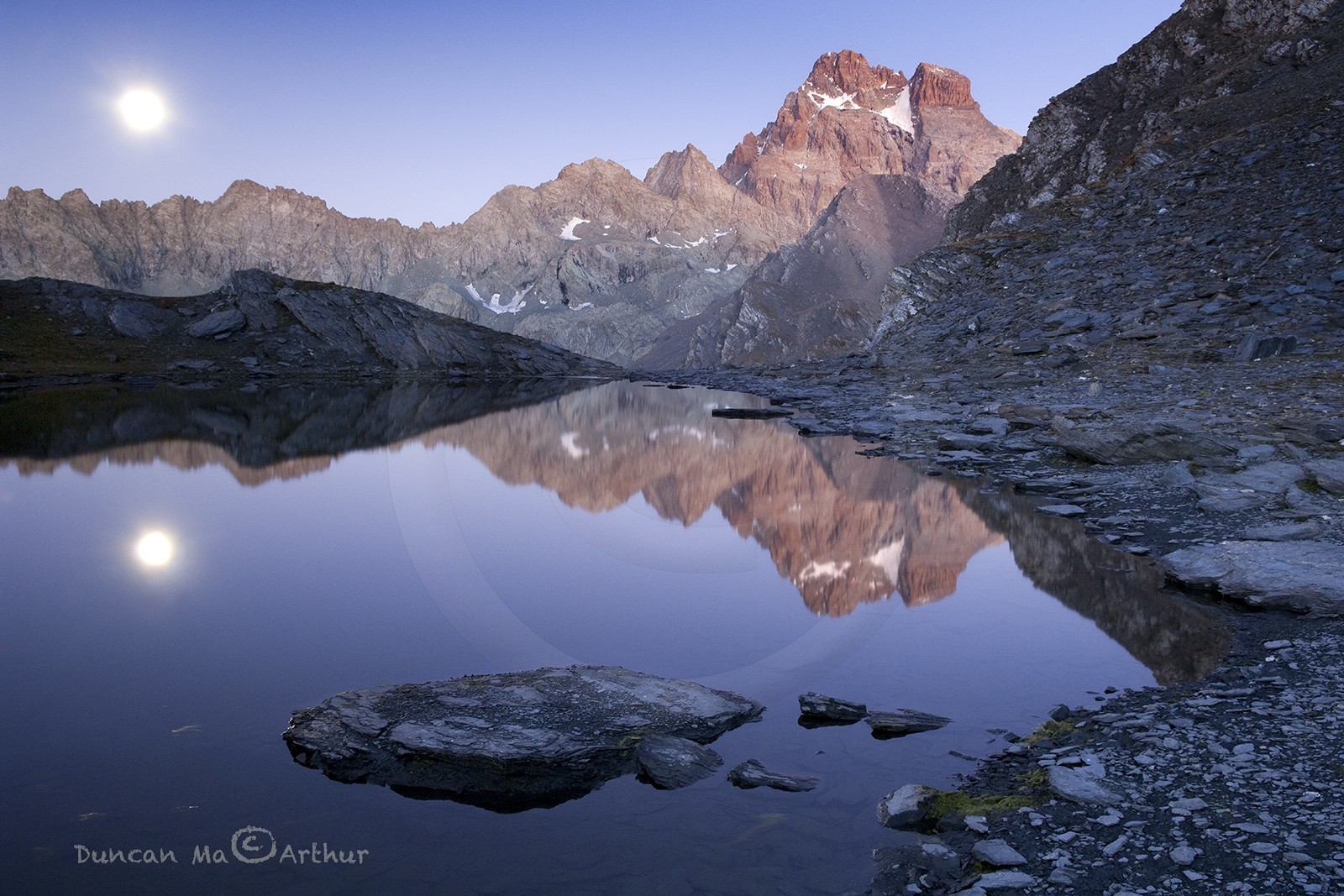 Lever de lune au lac Clot Sablé© Duncan MacArthur
