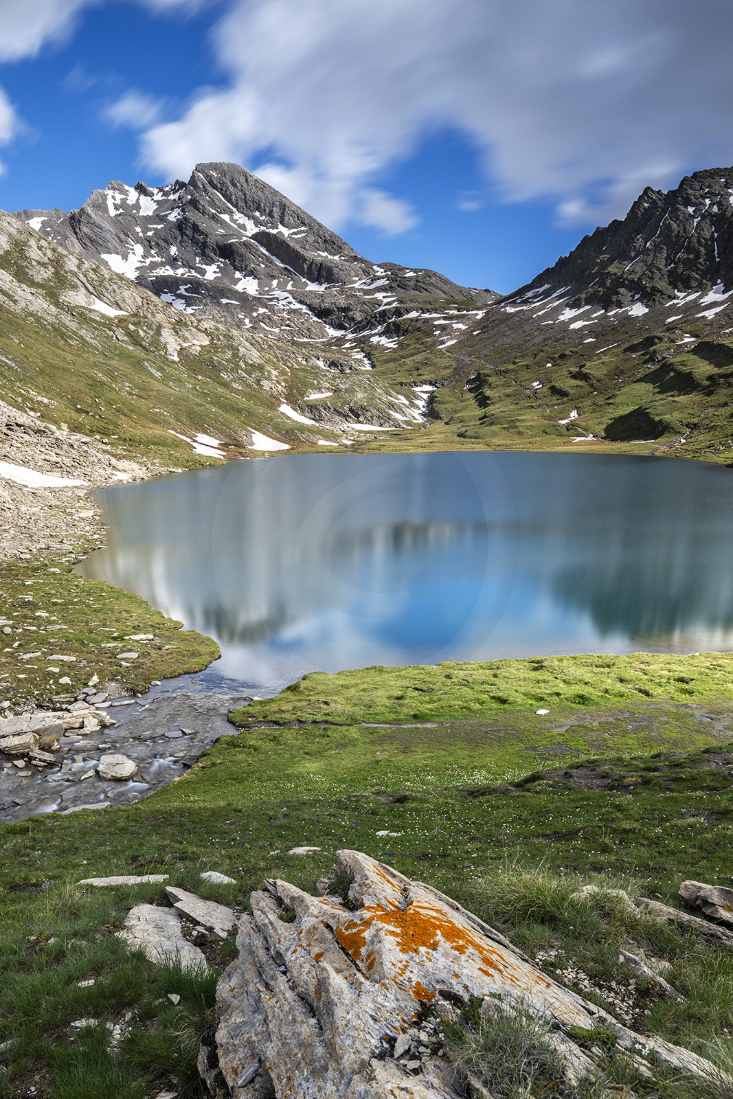 Le lac Foréant, sous le Pain de Sucre et le col Vieux.© Duncan MacArthur